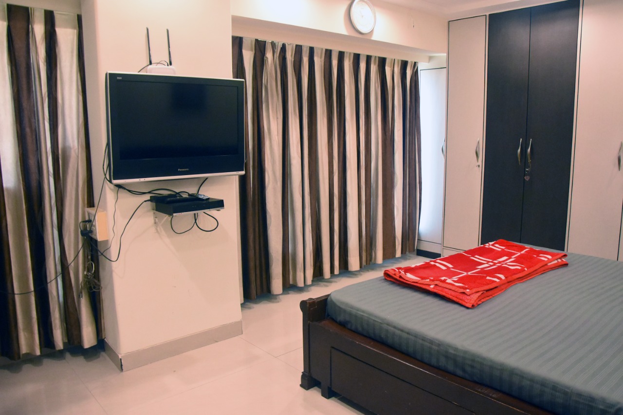 2 BHK Fully Furnished in Lok Nirman , Khar West